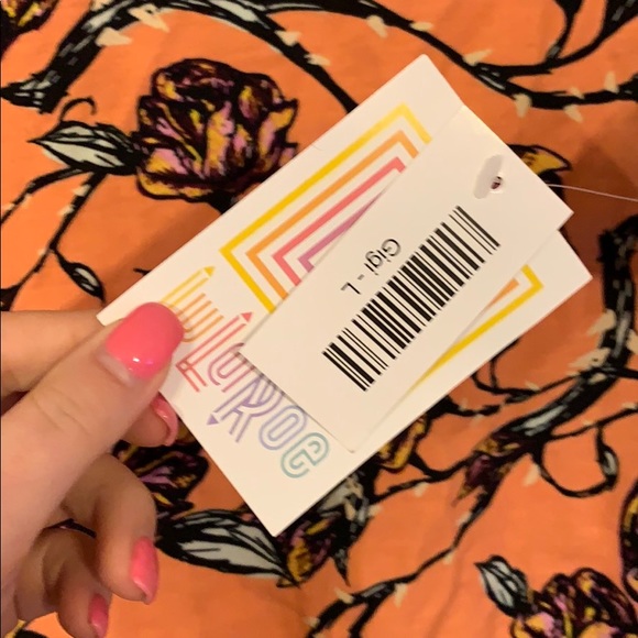 Lularoe GiGi - Picture 4 of 4